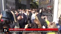 Beyazıt Meydanı'nda  akademisyenlerin ihraç edilmesi protesto edildi.