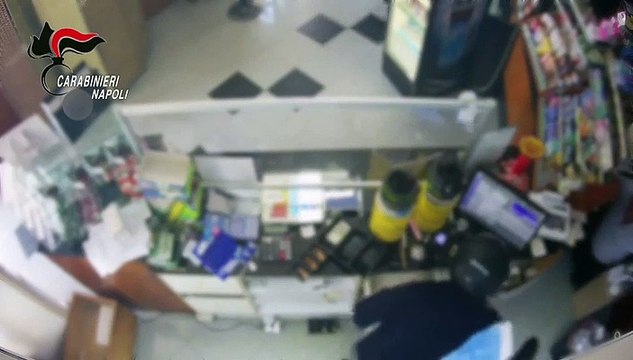 Rapina a mano armata sventata da carabiniere fuori servizio, il video sul web è virale