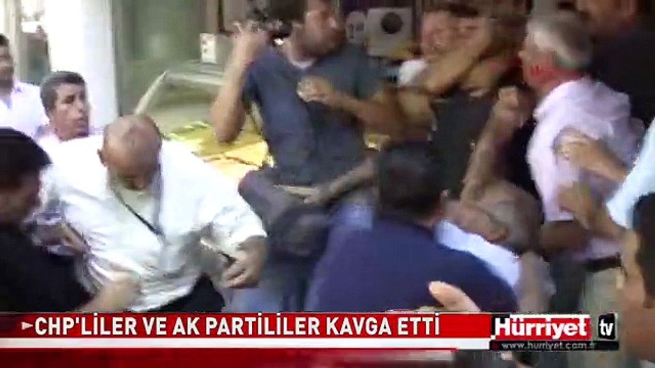 CHP'LİLER VE AK PARTİLİLER KAVGA ETTİ