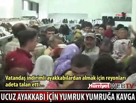 1 TL'LİK AYAKKABI İZDİHAMI