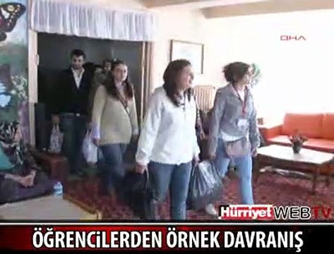 ÖĞRENCİLERDEN ÖRNEK DAVRANIŞ