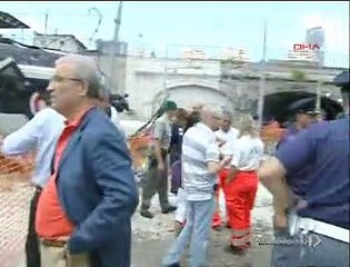 İTALYA'DA TREN KAZASI: 1 ÖLÜ 30 YARALI