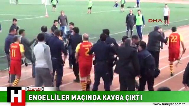 HAKEME SALDIRAN ENGELLİ FUTBOLCULARA POLİS BİBER GAZIYLA MÜDAHALE ETTİ