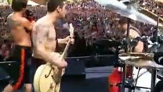 Red Hot Chili Peppers - Californication (Live at eMp)-jadeD-nV_low