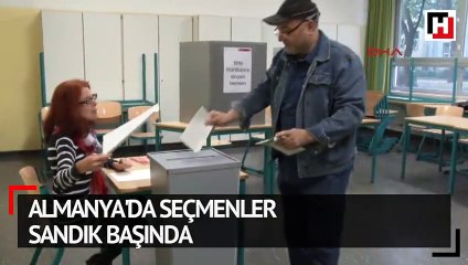 Almanya'da seçmenler sandık başında
