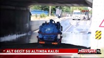 SU BORUSU PATLADI, ALT GEÇİT SU ALTINDA KALDI