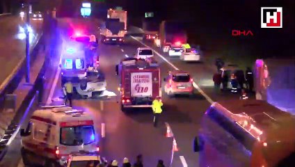 TEM'de otomobil kamyona çarpıp takla attı: 2 ölü