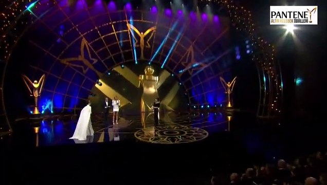 En iyi kadın oyuncu : Özge Özpirinçci