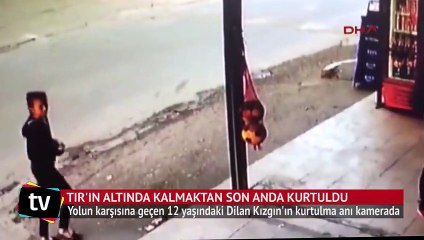 Son anda TIR'ın altında kalmaktan kurtuldu