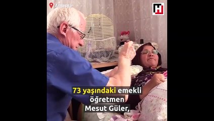 Felçli eşine 22 yıldır sevgiyle bakıyor