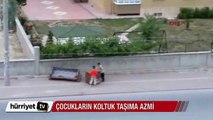Konya'da yürüyen 2 koltuk görenleri şaşırttı