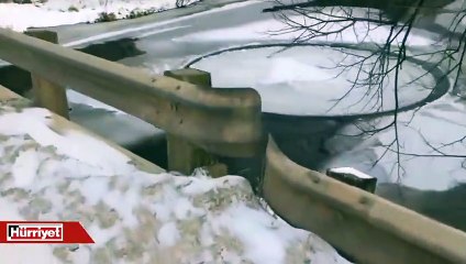 Donmuş nehirde oluşan "Buz diski" görenleri şaşırttı