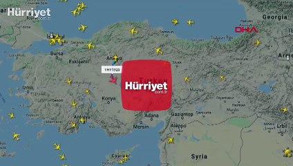 Plane 'draws' national flag in Anatolia's sky