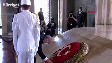 Son dakika... Cumhurbaşkanı Erdoğan ve YAŞ üyeleri Anıtkabir'de