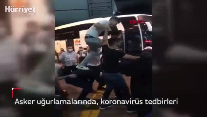 Ankara'daki asker uğurlamalarında koronavirüs tedbirleri unutuldu