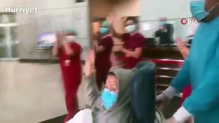 80 ve 89 yaşındaki çift Corona Virüsü yendi, alkışlarla uğurladılar