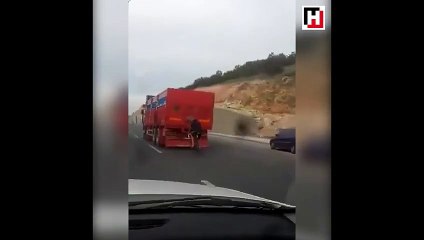 Bisikletli gencin ne yaptığını çözmeye çalışan Ankaralılar