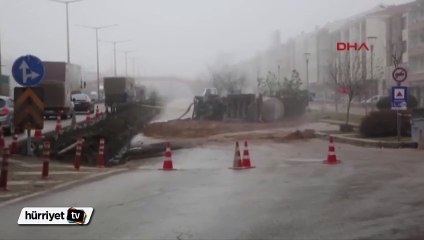 Ankara'da devrilen metanol yüklü TIR , AFAD ekiplerini alarma geçirdi
