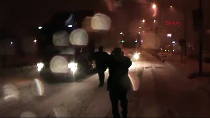 İzmir-Ankara yolu ulaşıma kapandı