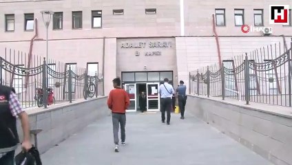 Gözyaşlarına boğulan annesine böyle seslendi: 'Özür dilerim anne'