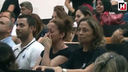 Anne konuştu, onlar gözyaşlarına boğuldu