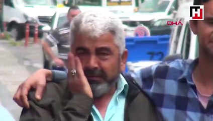 Annesini bıçaklayarak öldürdü