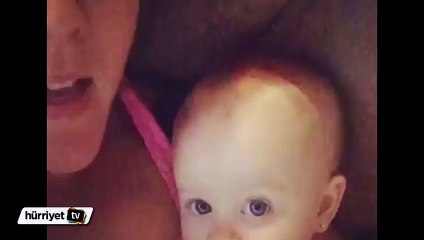 'I Love You' demeye çalışan bebek