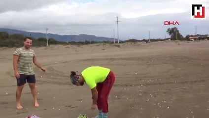 Soğuğa aldırmayıp, yüzdüler