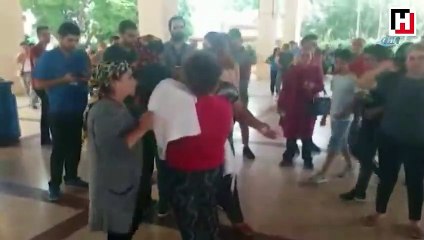 Acılı anne çocuğunun cenazesini bırakamadı