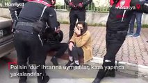 Polisin 'dur' ihtarına uymadılar, kaza yapınca yakalandılar