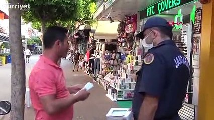 Скачать видео: 'Ameliyatlıyım, nefes alamıyorum' diyerek maske takmayan vatandaş cezadan kurtulamadı