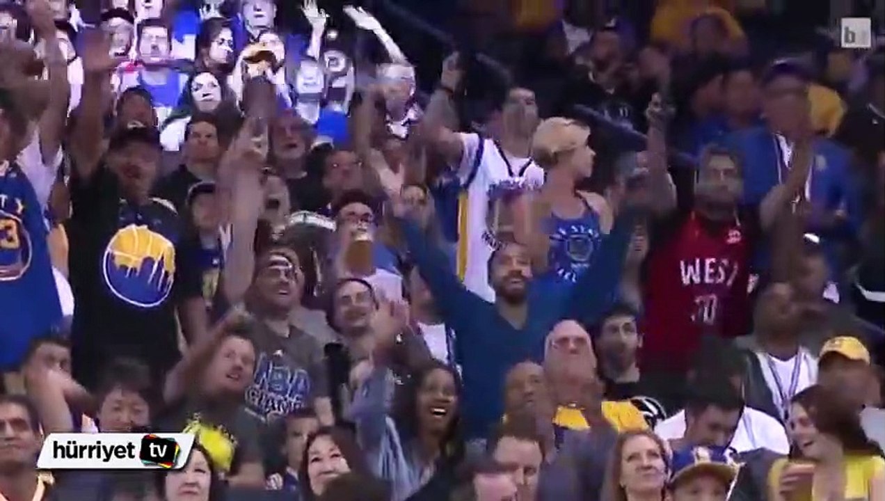 Golden State maçında coşan anne