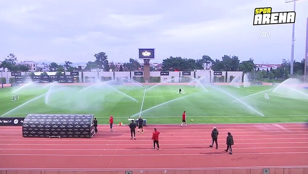 Beşiktaş'ın devre arası kampı Antalya'da başladı