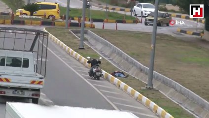 Motosikletini bırakıp yol kenarında uykuya dalınca kaza yaptı sandılar