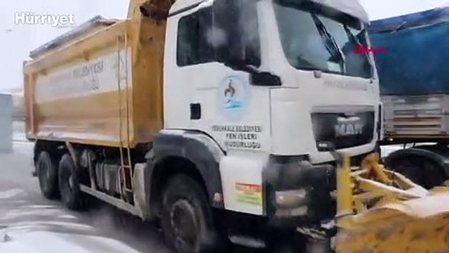 Denizli - Antalya karayolu, yoğun kar yağışı nedeniyle ulaşıma kapandı