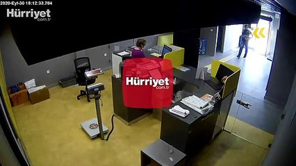 PTT şubesini soyan sanığın rahat tavırları kamerada