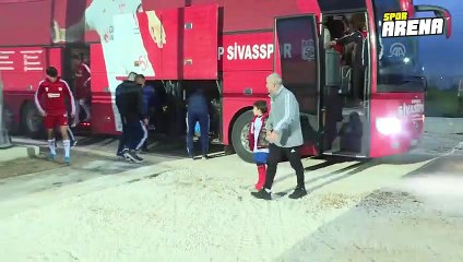 Lider Sivasspor'un Antalya kampı sürüyor