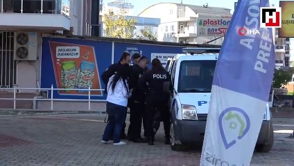 Kirayı ödeyemeyince kıraathanesinden çıkartılan anne gözyaşlarına boğuldu