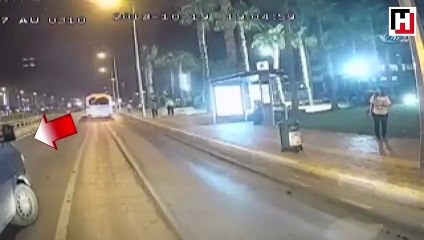 Özel halk otobüsüne şoförüne levyeyle saldırı anı