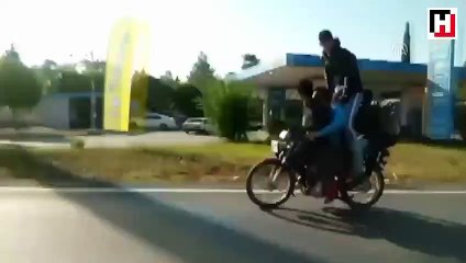 Antalya'da motosiklette 5 kişilik tehlikeli yolculuk