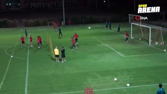 Kaleci İsmail Çipe'den müthiş gol!