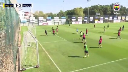 Fenerbahçe futbolcular antrenman maçında coştu