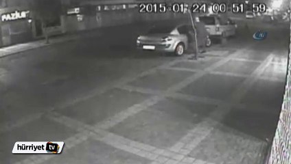 Kelebek camını kırıp hırsızlık yapıyor