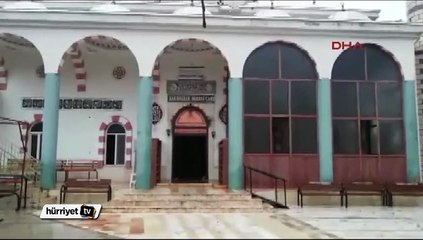 Camiye yıldırım düştü