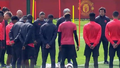 M.United’dan saygı duruşu