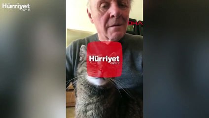 Anthony Hopkins karantinada kedisine piyano çaldı