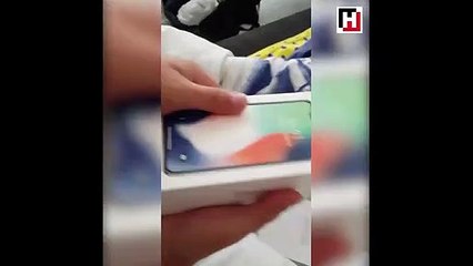 iPhone X'in kutusunu açtı, içinden kıl çıktı!