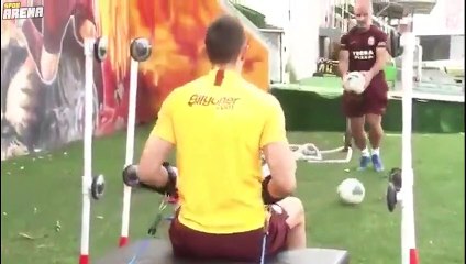 Muslera için sakatlık çalışmaya engel değil!