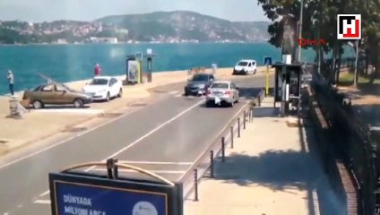 Sarıyer'de otomobilin denize düşme anı kamerada