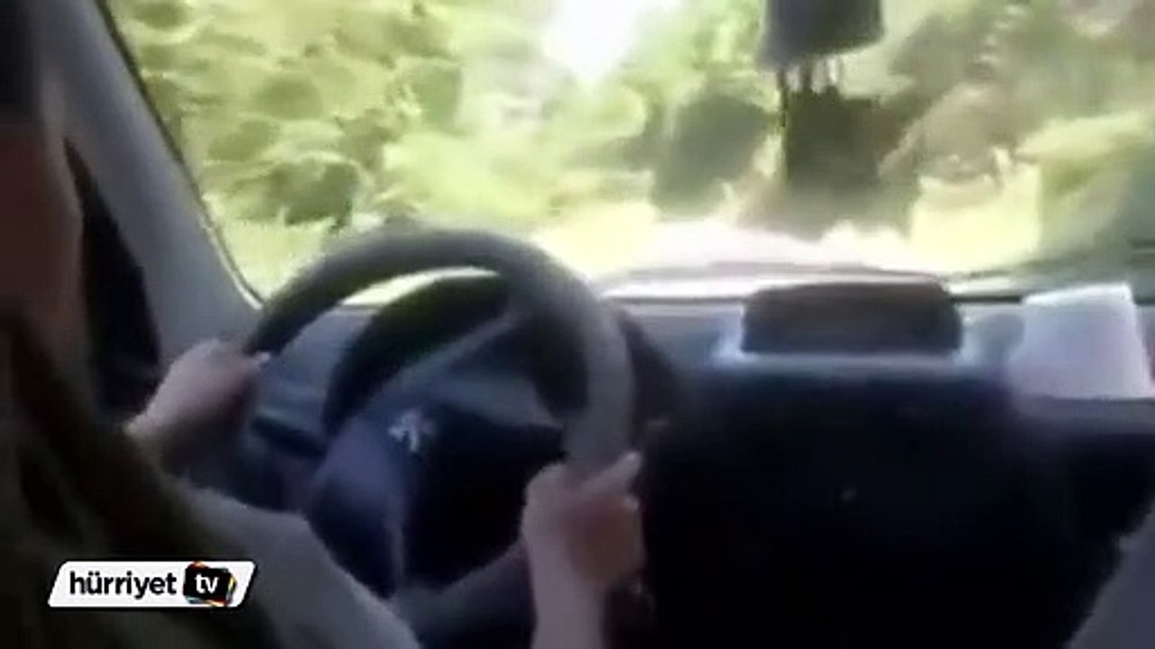 Araba sürmeyi yeni öğrenen torunun zor anları